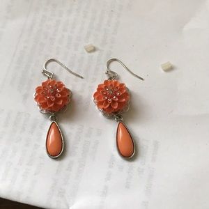 Flower drop earrings - coral